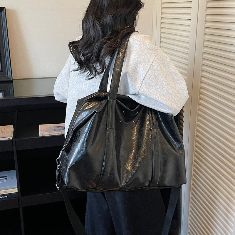 Elegant and Practical Travel Bag Kalsten