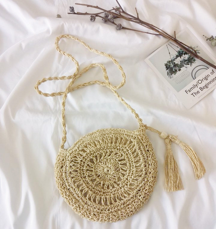 Hand-knotted round shoulder bag made of natural materials Kalsten