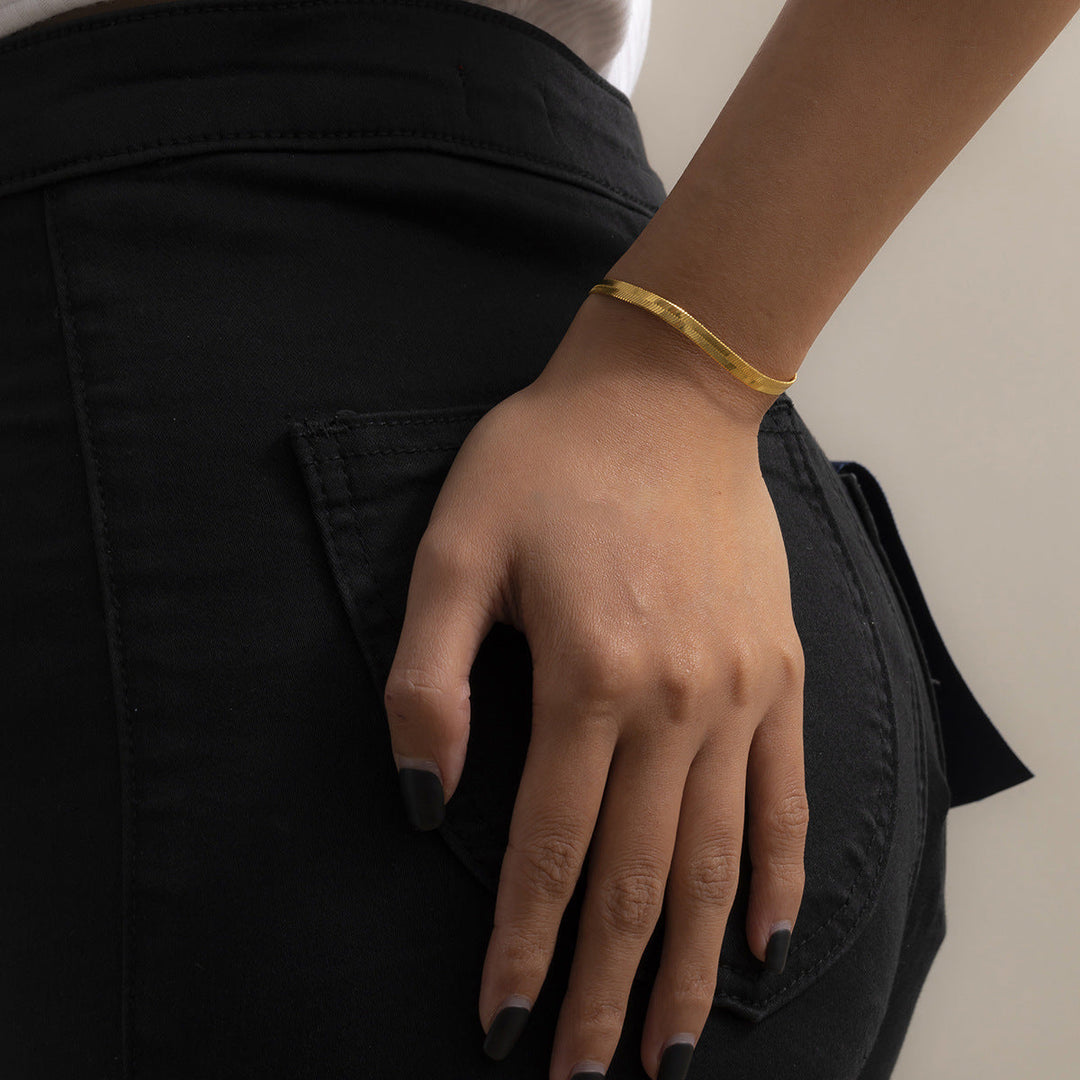 Sleek Snake Chain Bracelet Kalsten