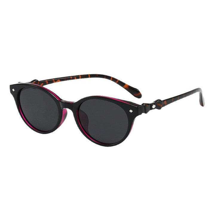 Women Retro-inspired Sunglasses with protected UV filter and sturdy frame Kalsten