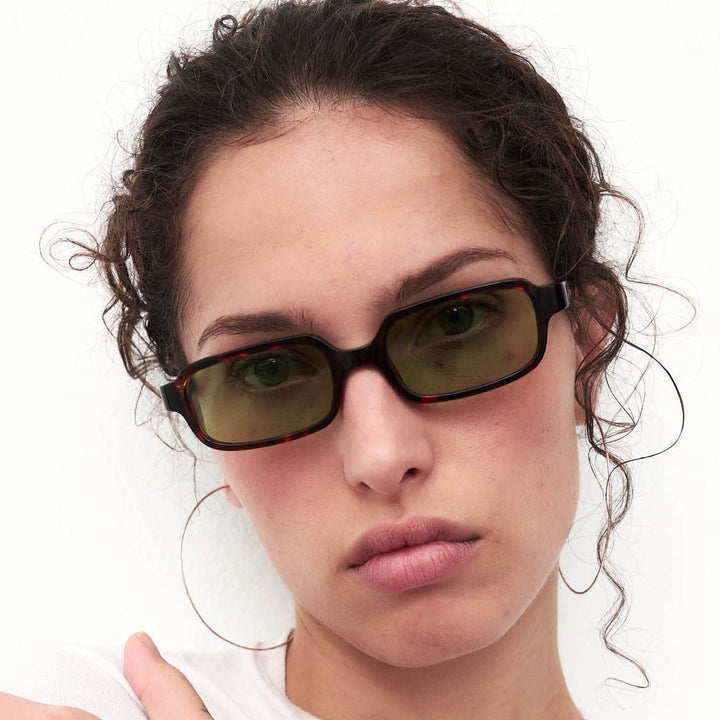 Women's sunglasses in a modern, angular design with advanced UV protection lenses Kalsten