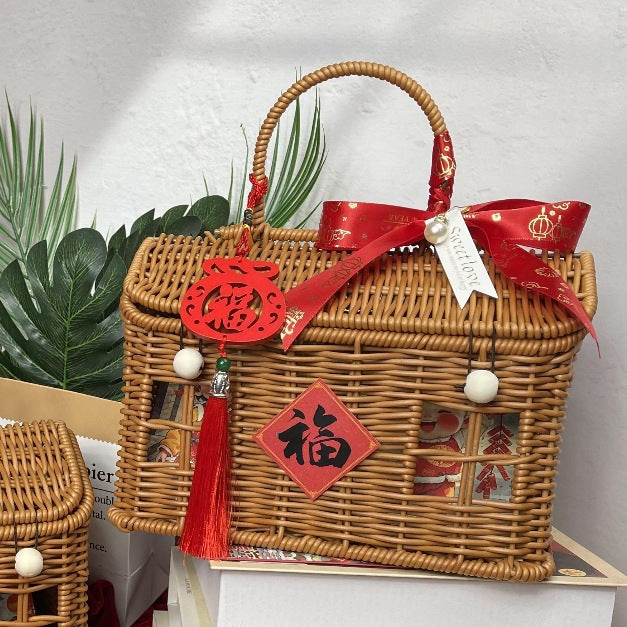 Women's stylish braided basket with rounded roof Kalsten