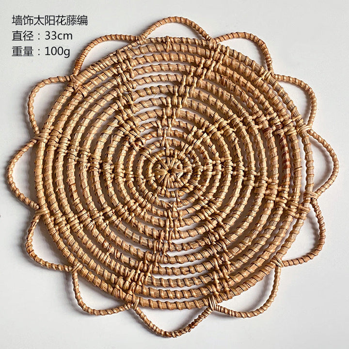 Ladies Elegant handcrafted rattan underlay Kalsten