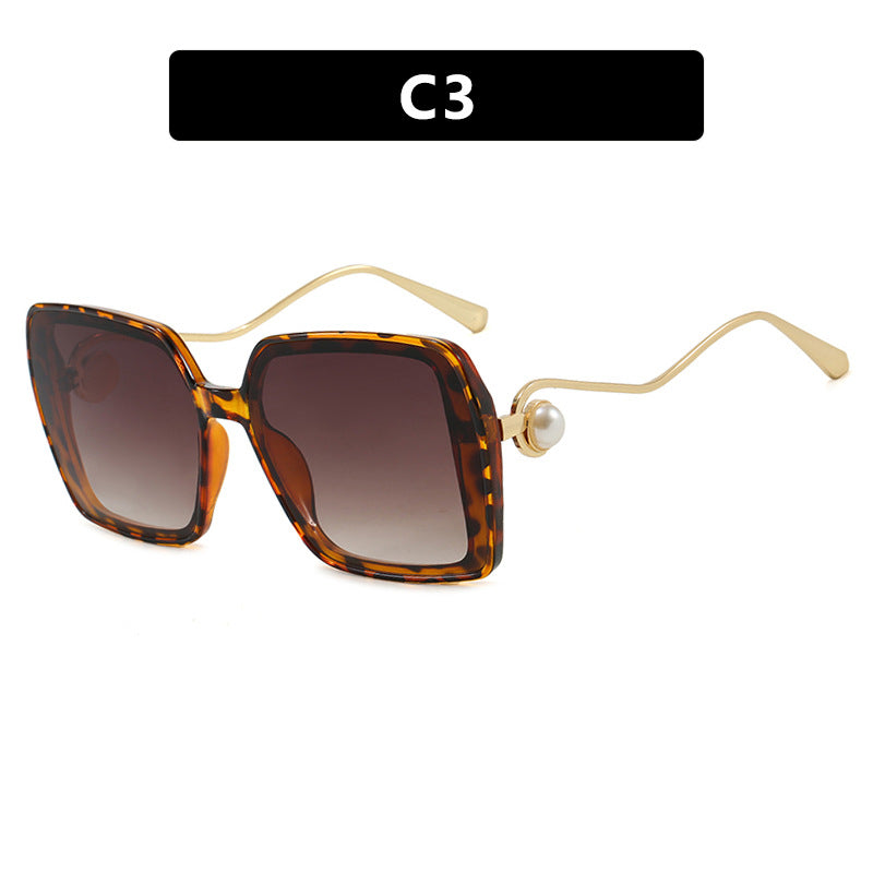 Women's fashionable square glasses with elegant metal frame and unique accents Kalsten