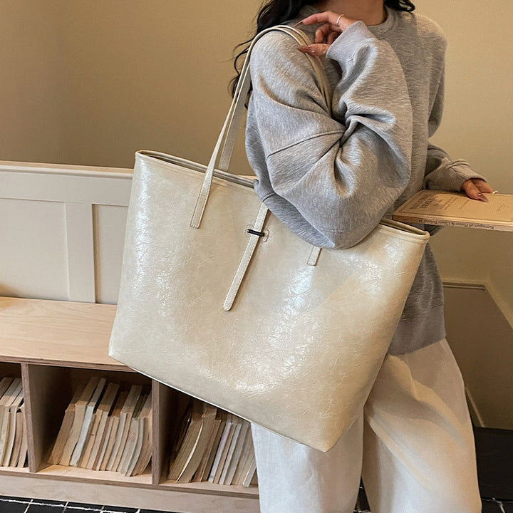 Elegant and Spacious Tote Bag Kalsten