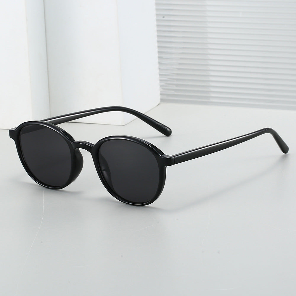 Ladies fashionable sunglasses in classic oval design Kalsten