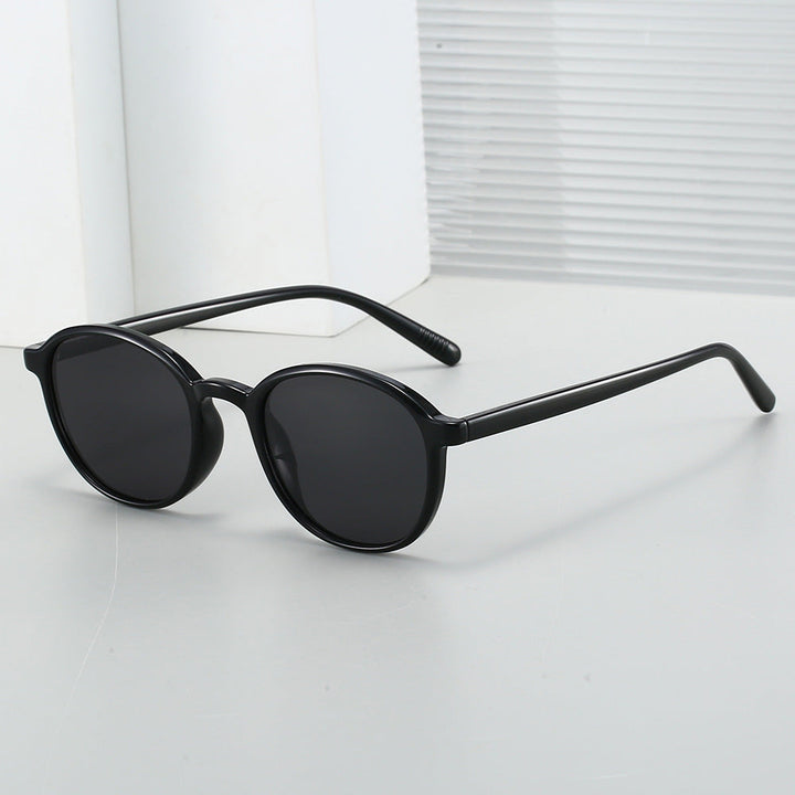 Ladies fashionable sunglasses in classic oval design Kalsten