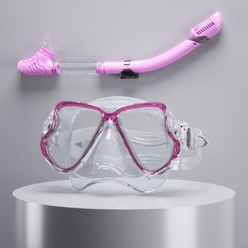 Diving mask with ergonomic design and a flexible snorkel Kalsten