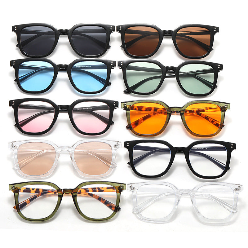 Ladies square designer glasses with thick frame and elegant profile Kalsten