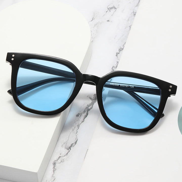 Ladies square designer glasses with thick frame and elegant profile Kalsten