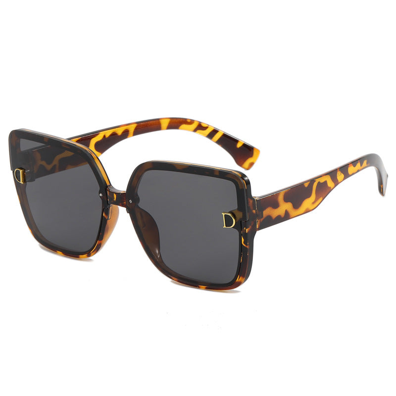 Women's trendy square sunglasses in minimalist design Kalsten