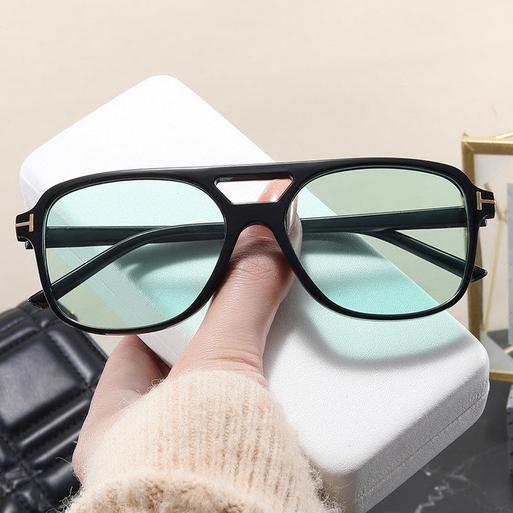 Women’s fashionable glasses with a fine frame and strict contours Kalsten