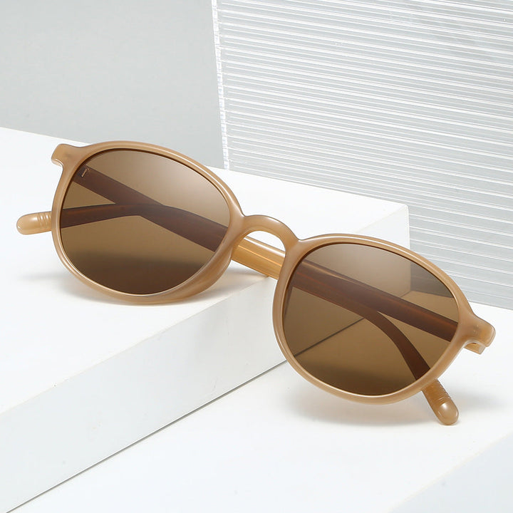 Ladies fashionable sunglasses in classic oval design Kalsten