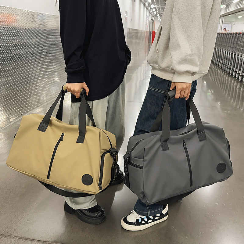 Sporty travel bag with water-repellent material and practical organizer compartments Kalsten