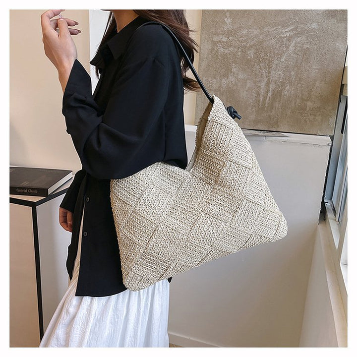 Creative and Sustainable Straw Bag Kalsten