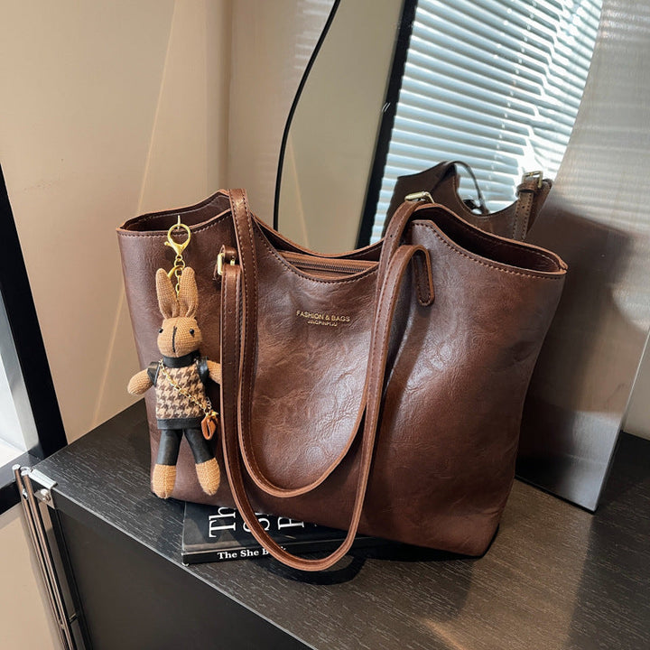 Elegant Leather Tote Kalsten