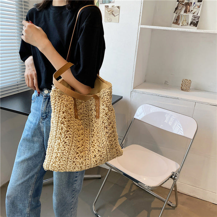 Bag made of woven natural material Kalsten
