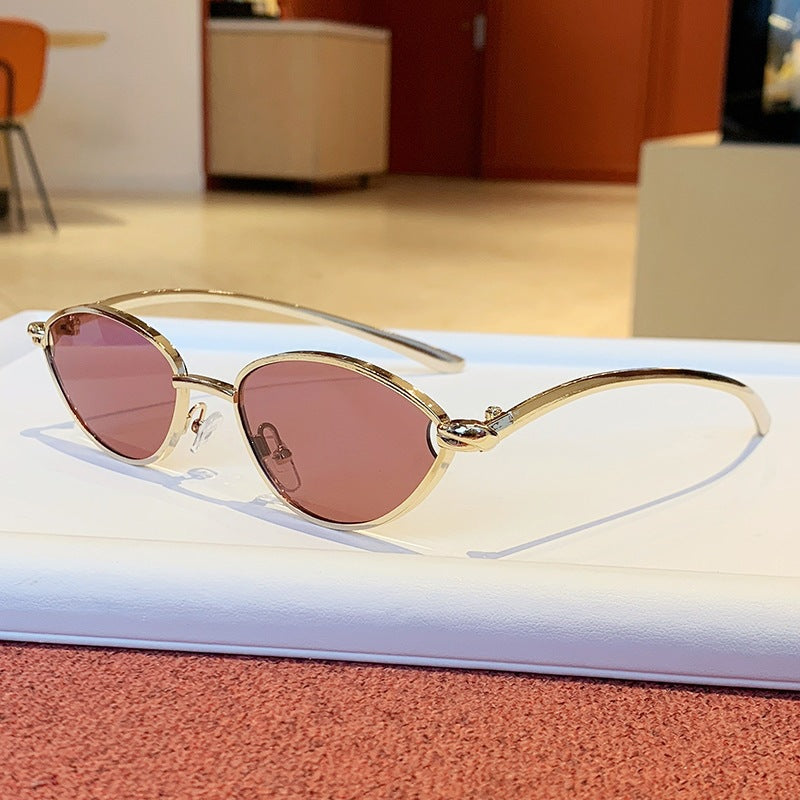 Women's designer sunglasses with elegant metal frame and protective lenses Kalsten