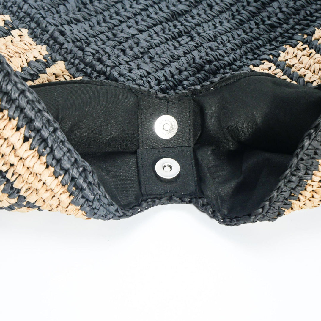 Shopping bag made of woven natural material with modern accents Kalsten