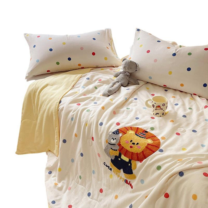 Women's cuddly blanket with cute bear design Kalsten