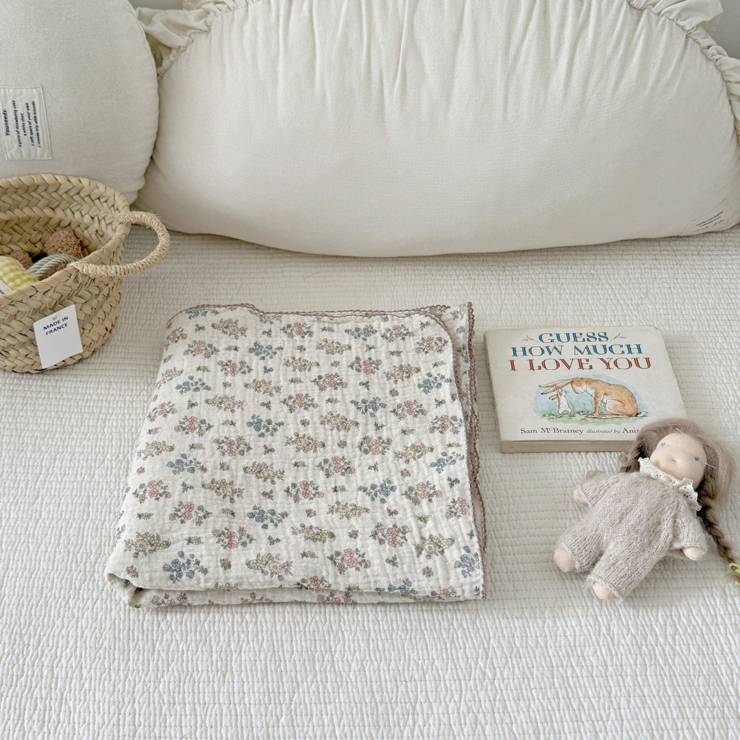 Unisex Cozy Muslin Blanket with Delicate Flower Pattern Kalsten