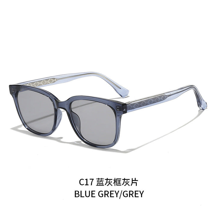 Women Retro-inspired Sunglasses with protected UV filter and sturdy frame Kalsten