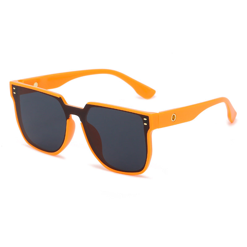 Women Fashionable Oversized Sunglasses with Distinctive Design Kalsten