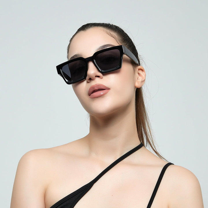 Women's fashionable sunglasses with clear frame and gradient lenses Kalsten