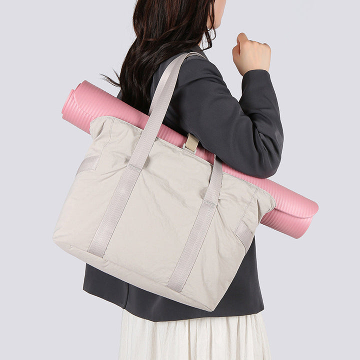 Stylish tote bag with spacious main compartment and reinforced handles Kalsten