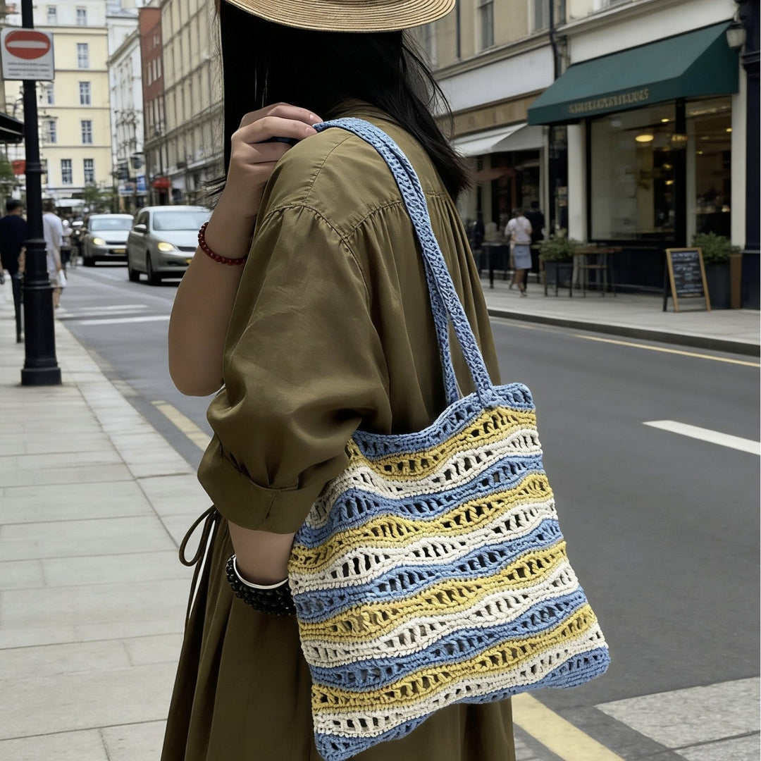 Hand-knotted beach bag with wave pattern Kalsten