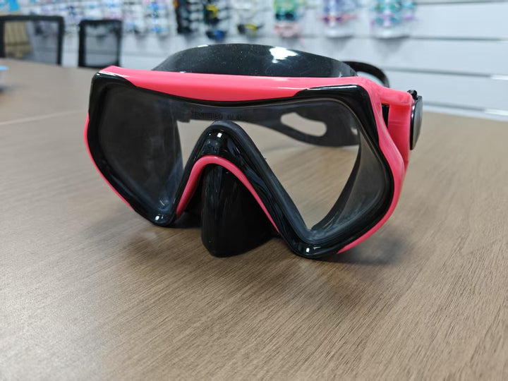 Swimming mask with visibility and comfort optimization Kalsten
