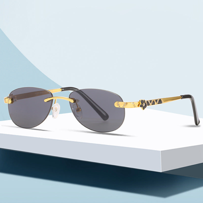Women's fashionable sunglasses with stylish metal frame and protective lenses Kalsten