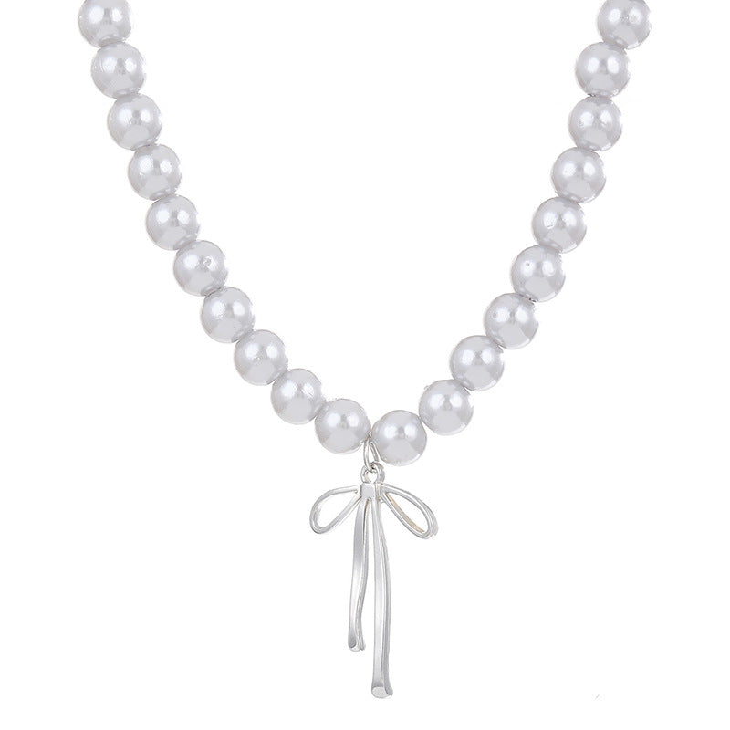 Delicate pearl necklace Kalsten
