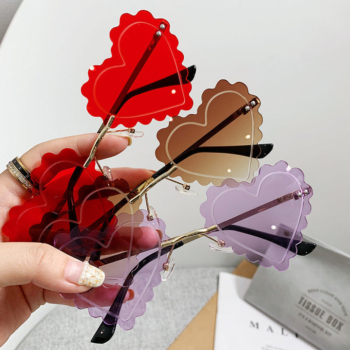 Ladies Cat-Eye Sunglasses in unique Heart Design Kalsten