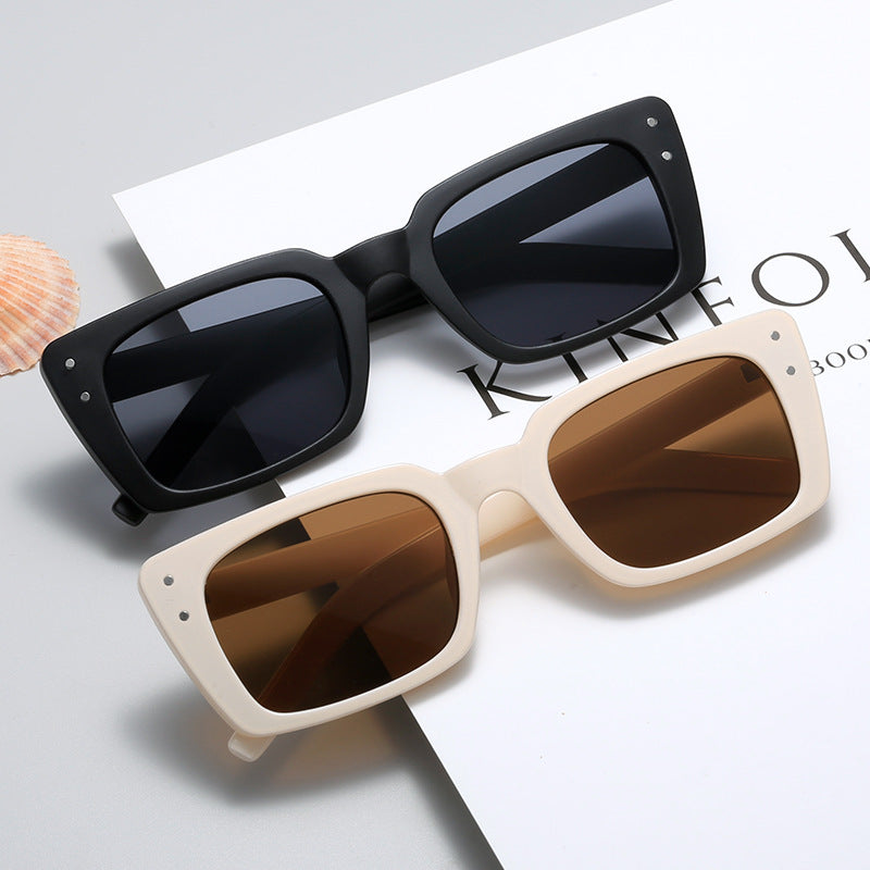Ladies fashionable sunglasses in modern rectangular design Kalsten