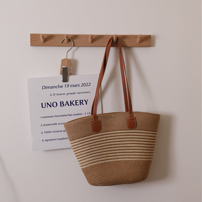 Elegant Bast Handbag with Leather Handles Kalsten