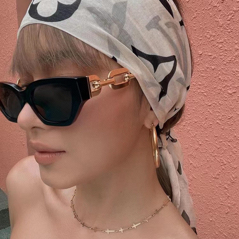 Women’s sunglasses with unique chain design Kalsten