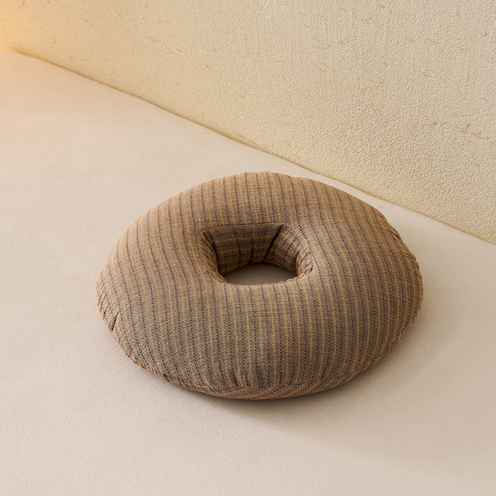 Comfortable donut pillow with ergonomic design Kalsten