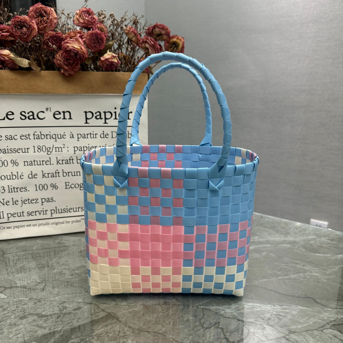 Charming and playful handbag Acalora