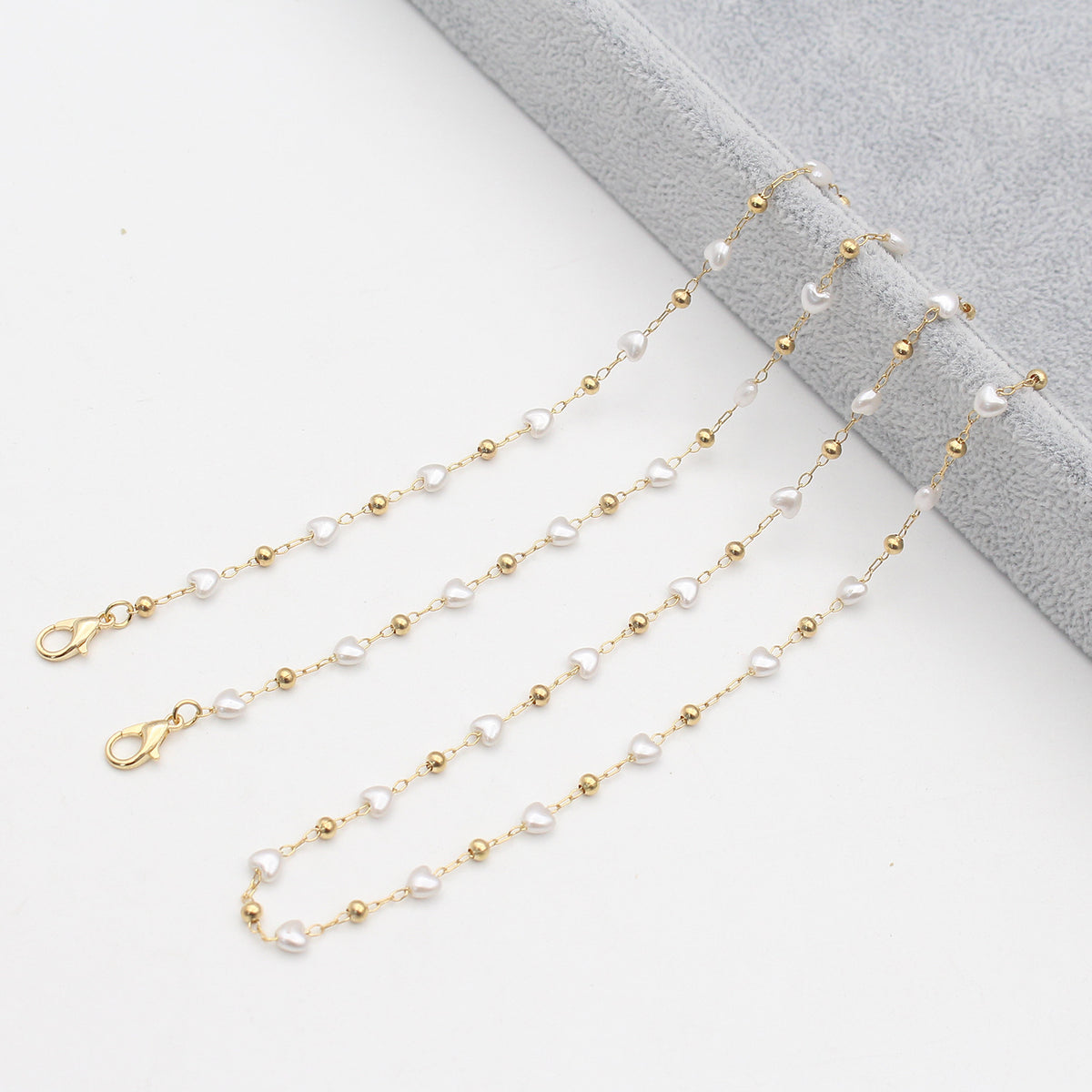 Pearl-Accented Eyewear Chain Acalora