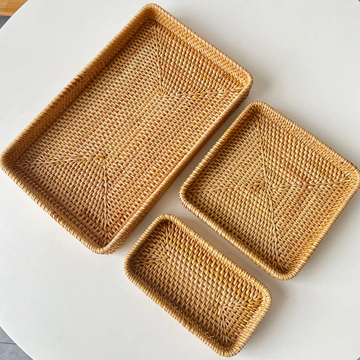Women square natural material serving plate Kalsten