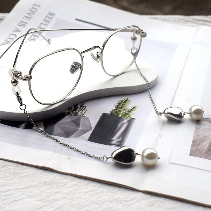 Elegant Eyewear Chain with Pearl Accents Kalsten