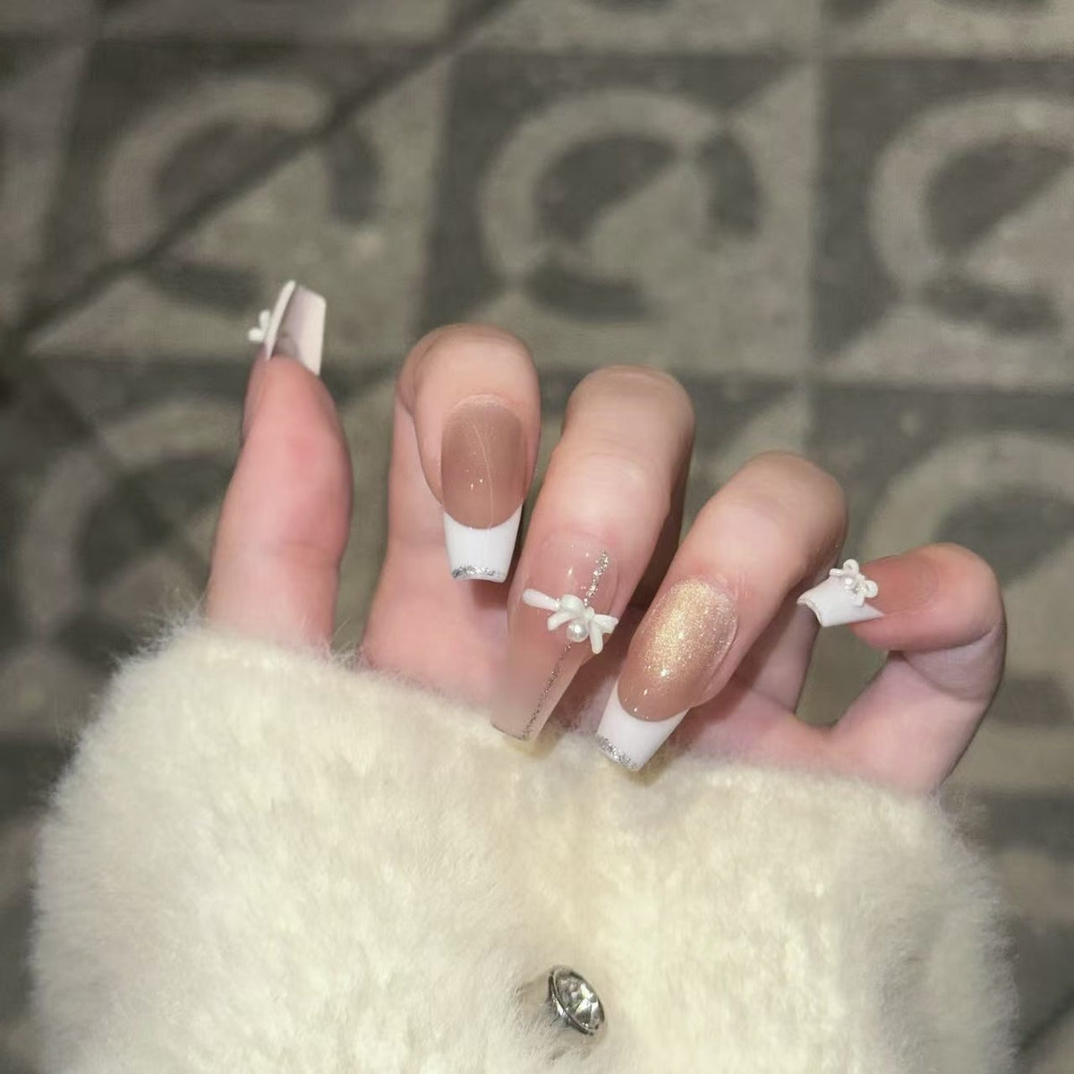 Elegant Reusable Press-On Nail Art Set with Pearl and Glitter Accents Acalora