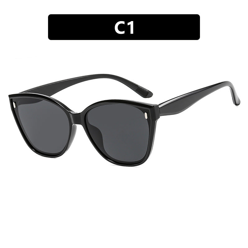 Women Cat-Eye Sunglasses with protective UV filter and stylish Frame Kalsten