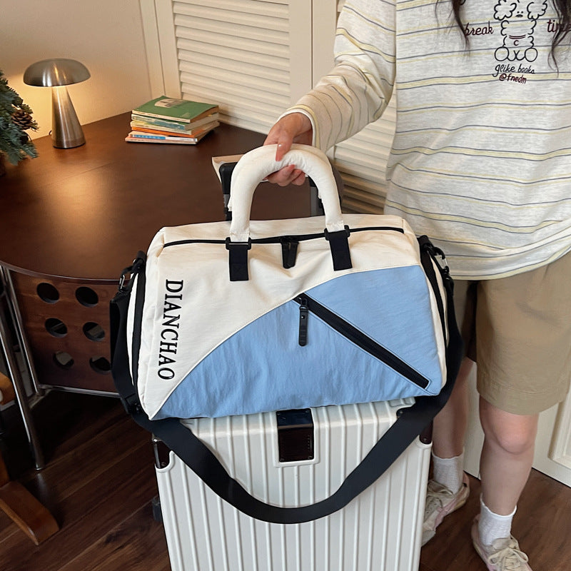 Sporty travel bag with various compartments and durable material Kalsten