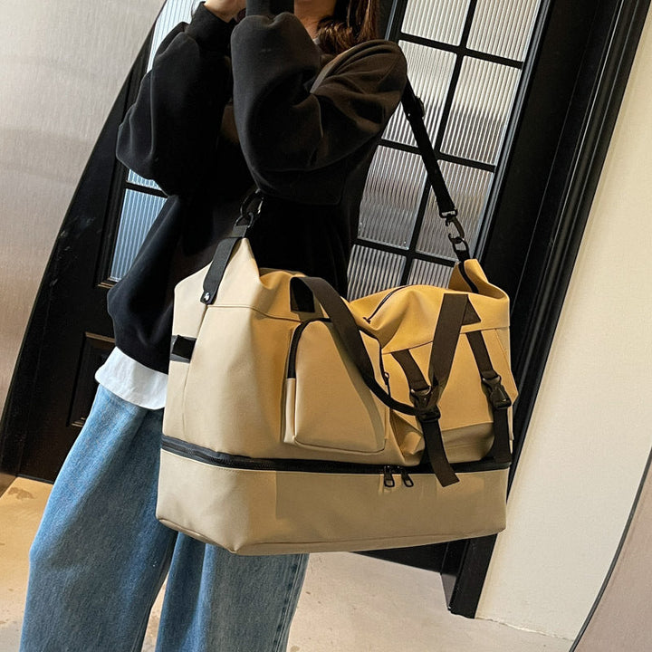 Robust Sport Duffel Bag with Multiple Exterior Pockets Kalsten
