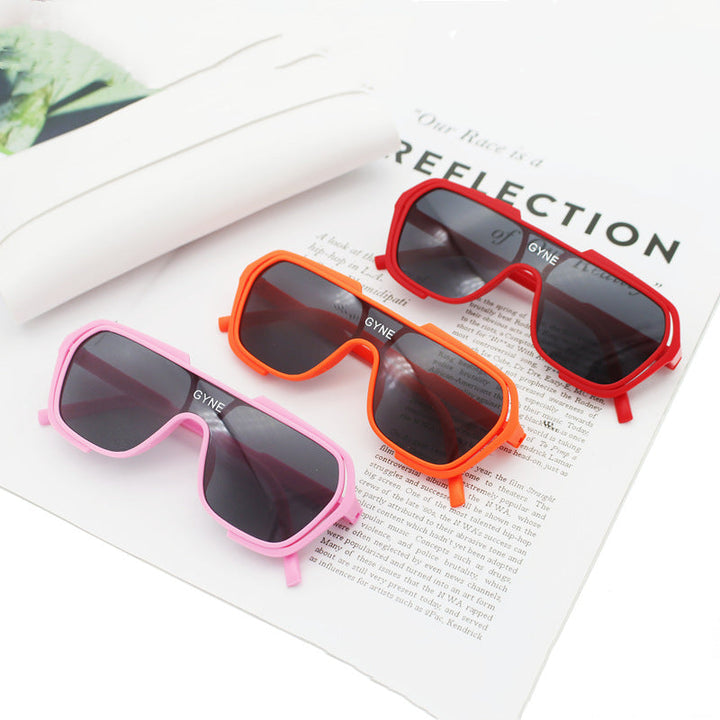 Women's sporty sunglasses with modern design Kalsten