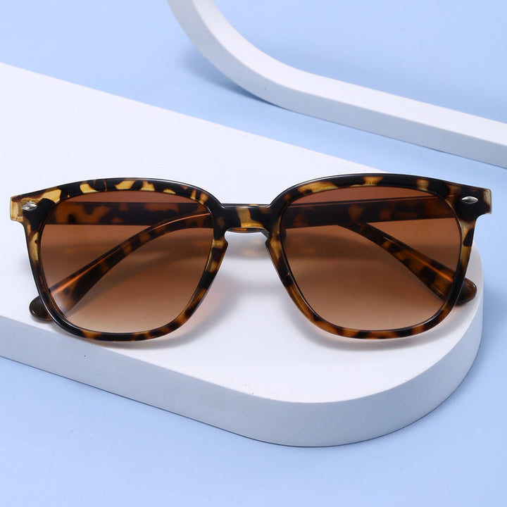 Ladies contemporary sunglasses with elegant shield design Kalsten