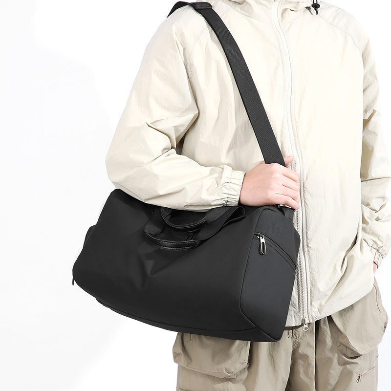 Multifunctional sports and travel bag with removable shoulder straps Kalsten