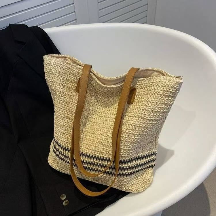 Oversized Beach Bag Made of Woven Material Kalsten